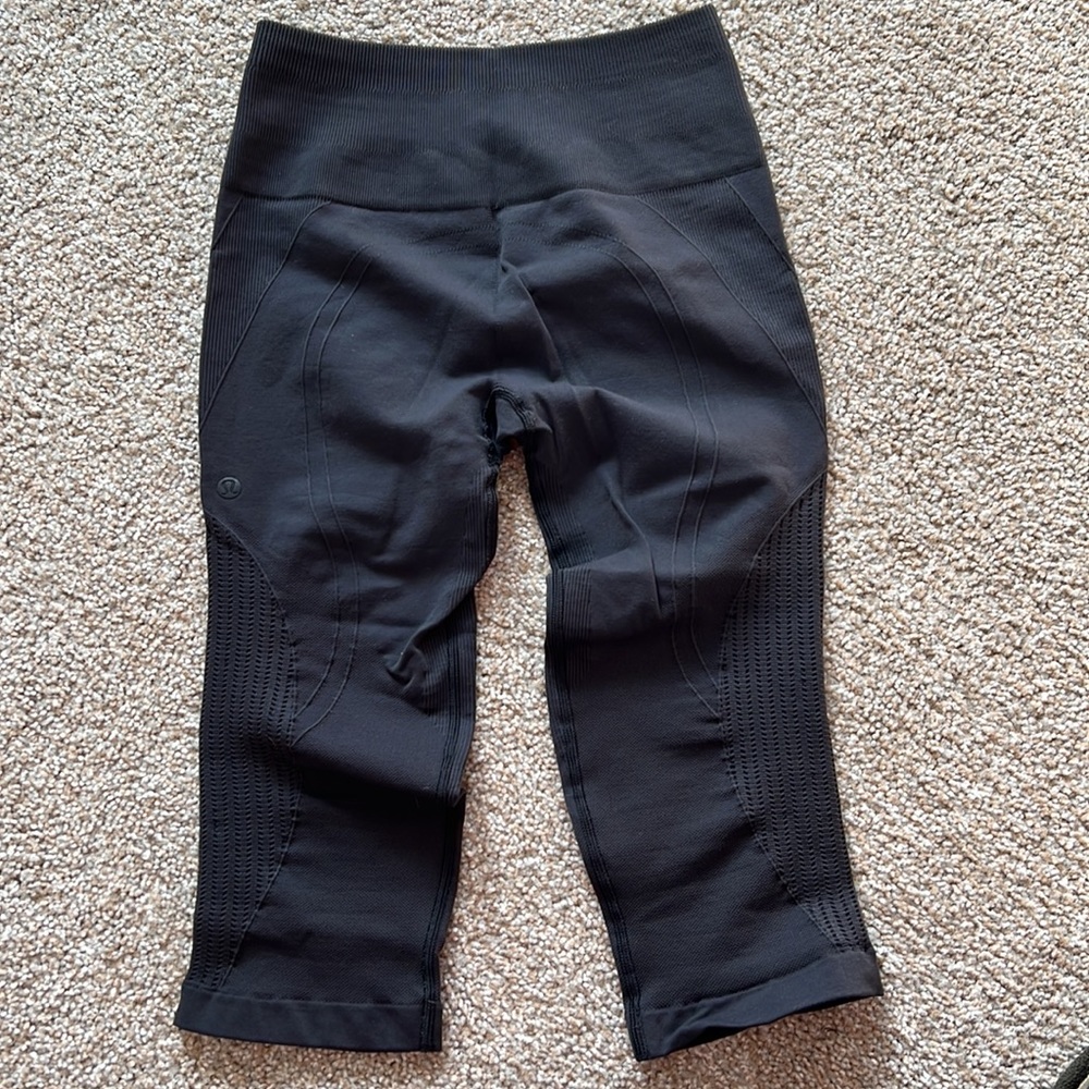 New Lululemon crop leggings - Picture 2 of 4